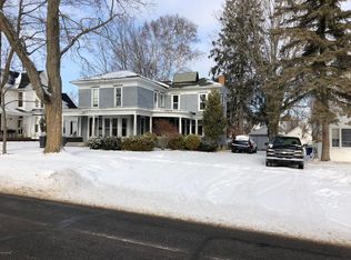 318 W Upton Ave, Reed City, MI 49677