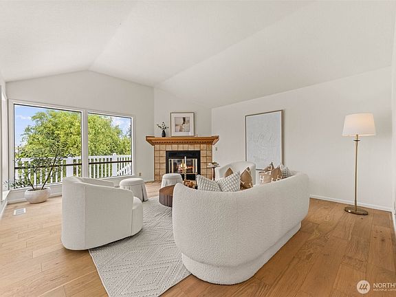 4th image of 543 Hemlock Way