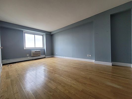 5th image of 70 W 93rd St APT 25G