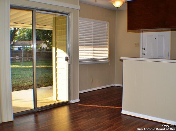 4th image of 209 LINDA CT