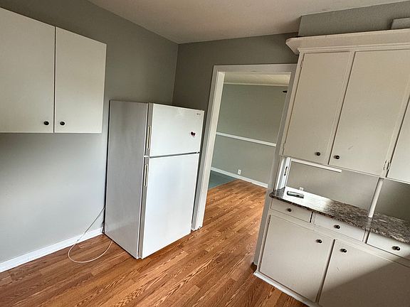5th image of 1409 N Main Ave