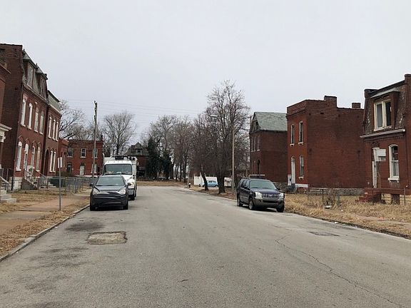 5th image of 4218 Linton Ave