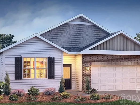 632 Country Oak Dr, Asheville, NC 28804