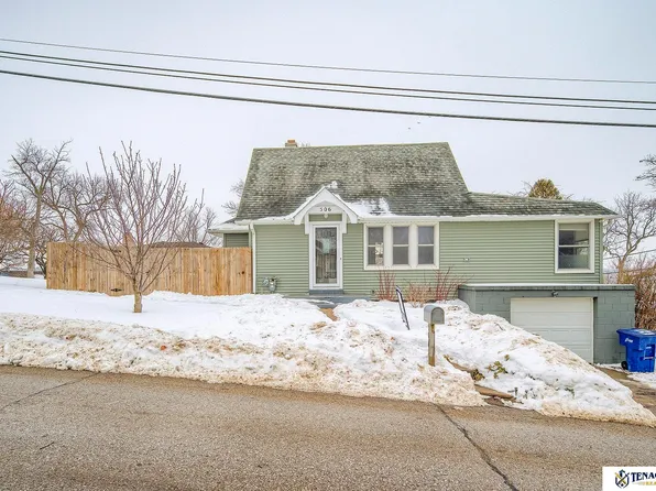 506 E 2nd St, Louisville, NE 68037