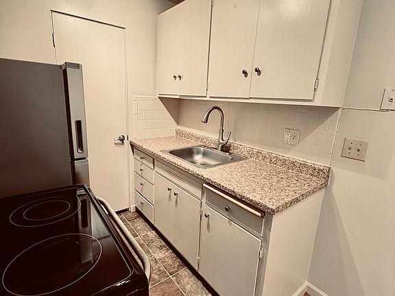 4th image of 3916 S Pearl St #22