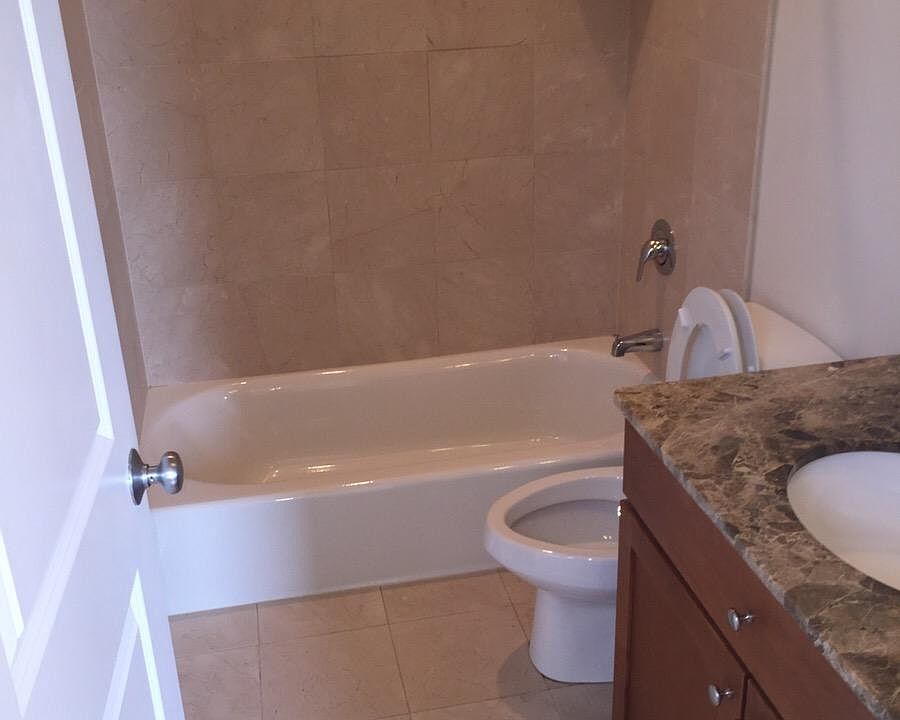 1st image of 1039 W Newport Ave #3S