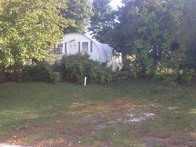 2nd image of 346 Riverside St