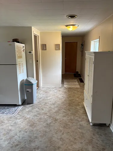 204 W Hall St Photo 1