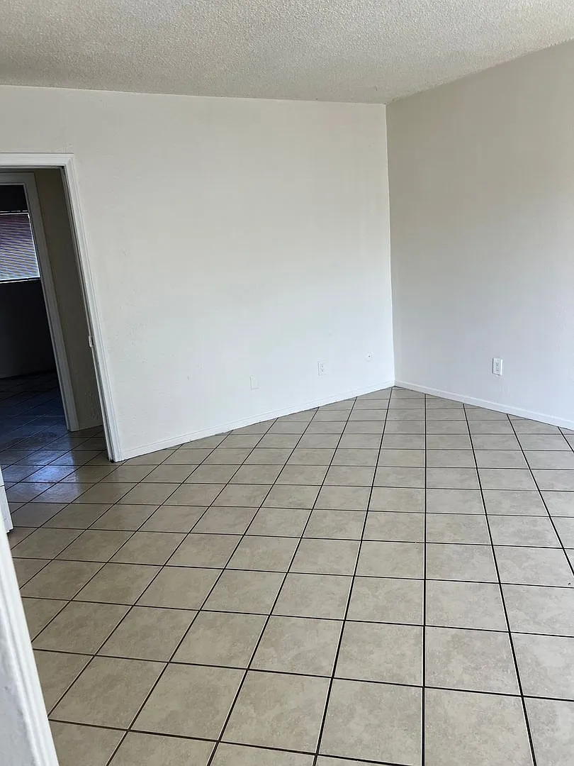 2 bed, 1.0 bath, 750 sqft, $2,289 — Photo 4
