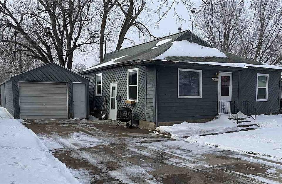 1st image of 309 N 17th Pl