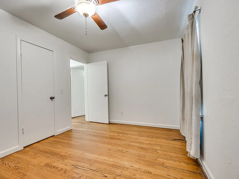 Bedroom (front)