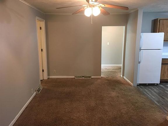5th image of 701 S Logan St