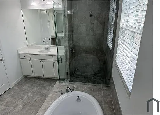 16475 Capilano Ct — Photo 35