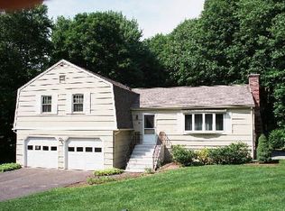 21 Topfield Rd W, Danbury, CT 06811