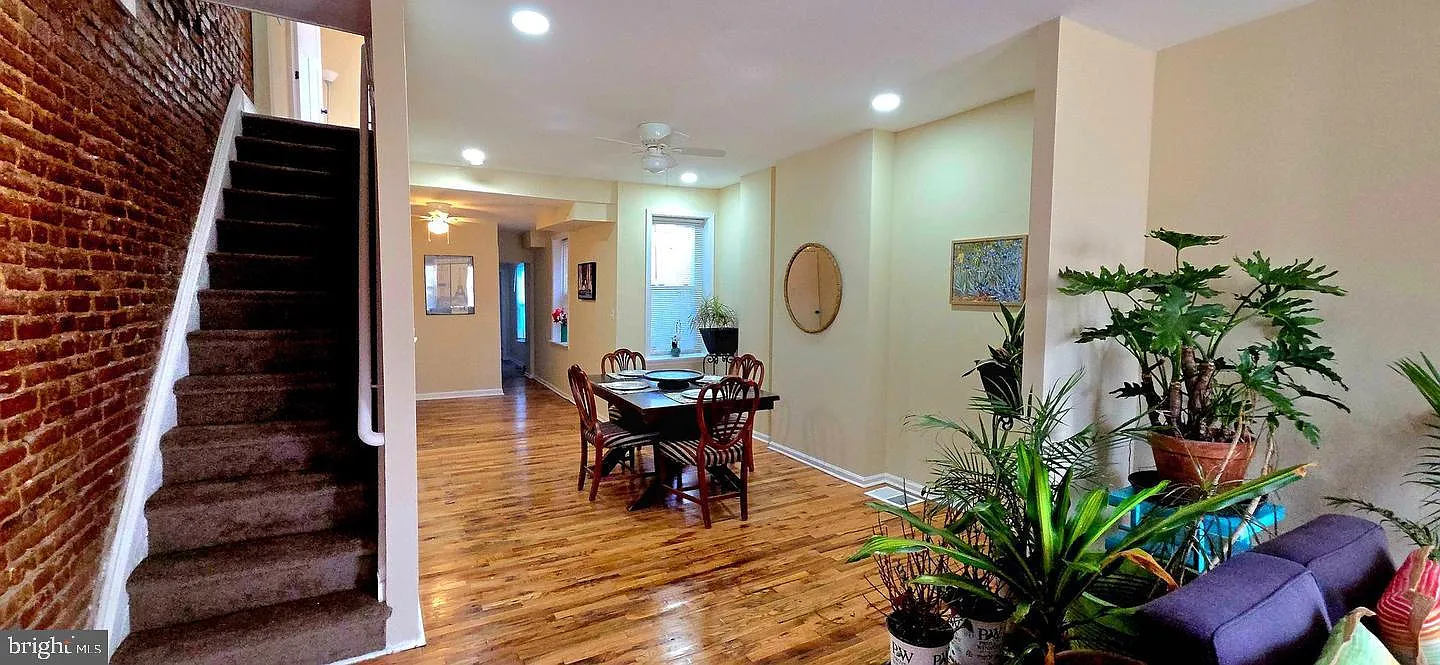 3 bed, 1.5 bath, 1425 sqft, $1,850 — Photo 4