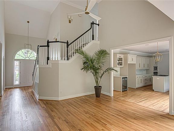 4th image of 3707 Regents Park Ln