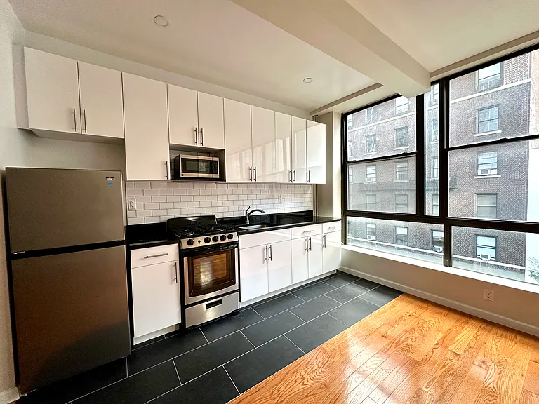 50 W 55th St #5F — Photo 6