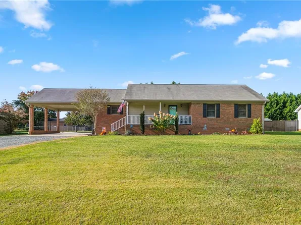 2048 Northcrest Dr, Elon, NC 27244