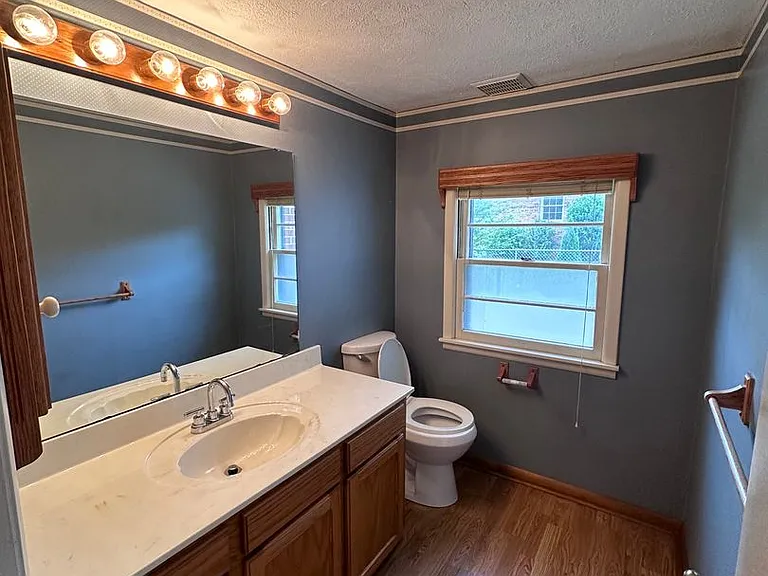 205 West Ave NW — Photo 17
