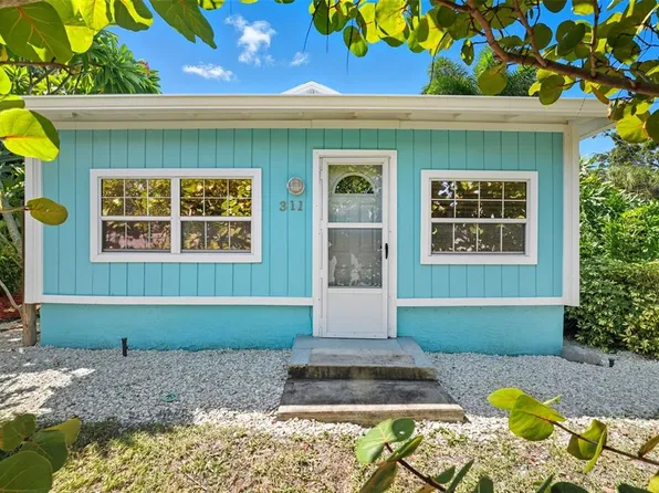 311 Dempsey Rd, Palm Harbor, FL 34683