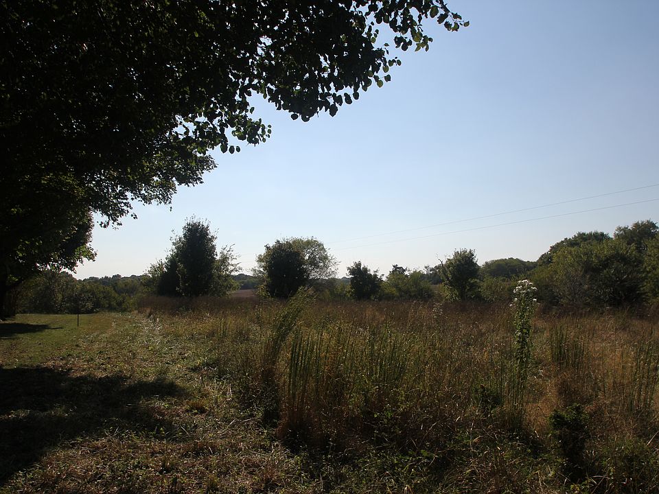 2nd image of 2084 Cairo Rd