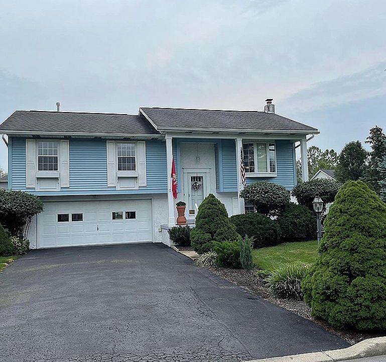 1st image of 212 Leaf Ln