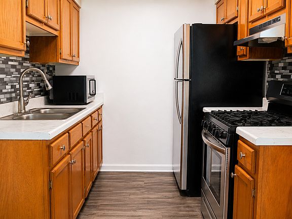 2nd image of 405 Fairburn Rd SW APT 17