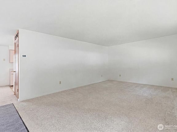 3rd image of 806 Central Drive