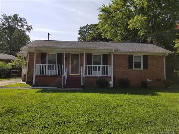 4924 Snow White Ln, Charlotte, NC 28213