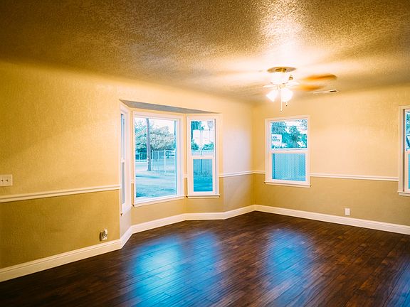 5th image of 2323 W Olive Ave
