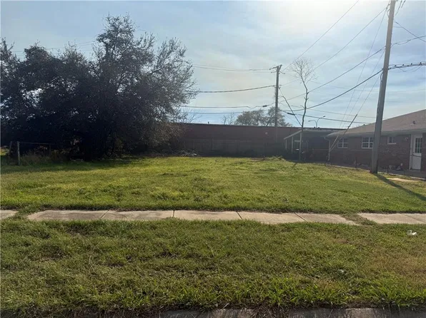 316-318 Lynx Dr, Arabi, LA 70032