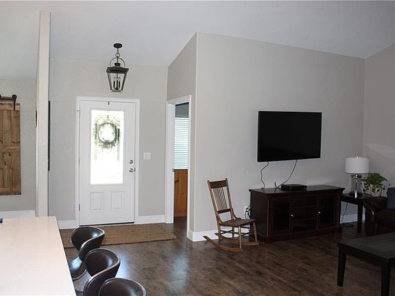 4th image of 5285 International Ave