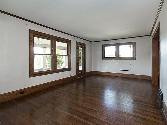 4th image of 2530 3rd St