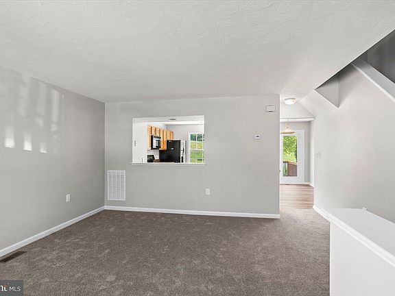 5th image of 208 Knollwood Rd