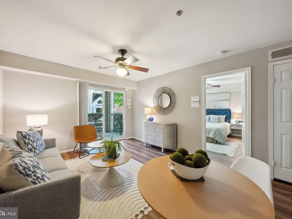 3311 Wyndham Cir APT 1196, Alexandria, VA 22302