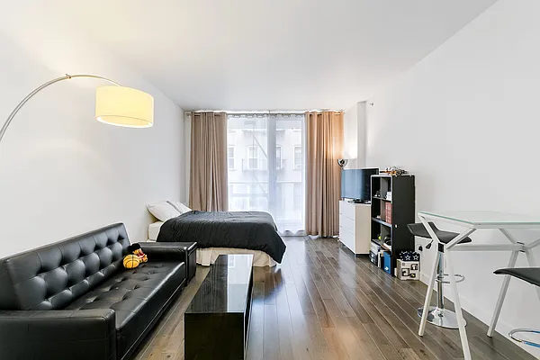 Rented by Modern Spaces | media 10