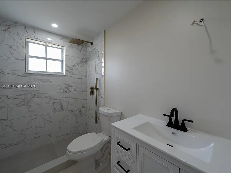 370 Flagami Blvd — Photo 43
