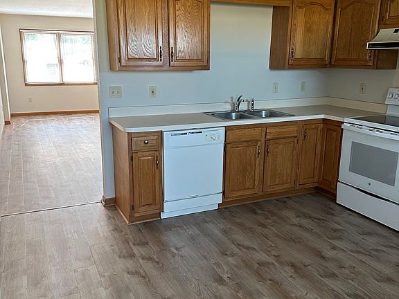 3rd image of 227 Valleywoods Dr #2