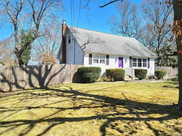 3 Edwards Road, Brookhaven, NY 11951