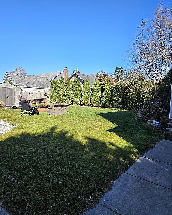 2nd image of 492 Elton St
