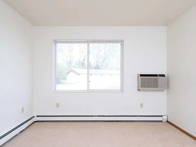 Hanley Place Senior Apartments — Photo 23
