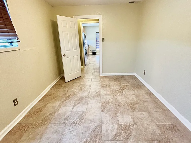1358 Piper Way — Photo 17