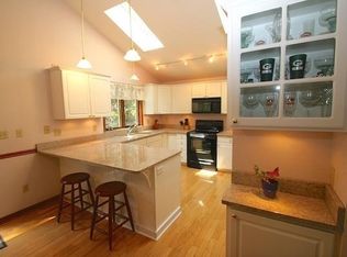 1402 Wilderness Trl, Delafield, WI 53018