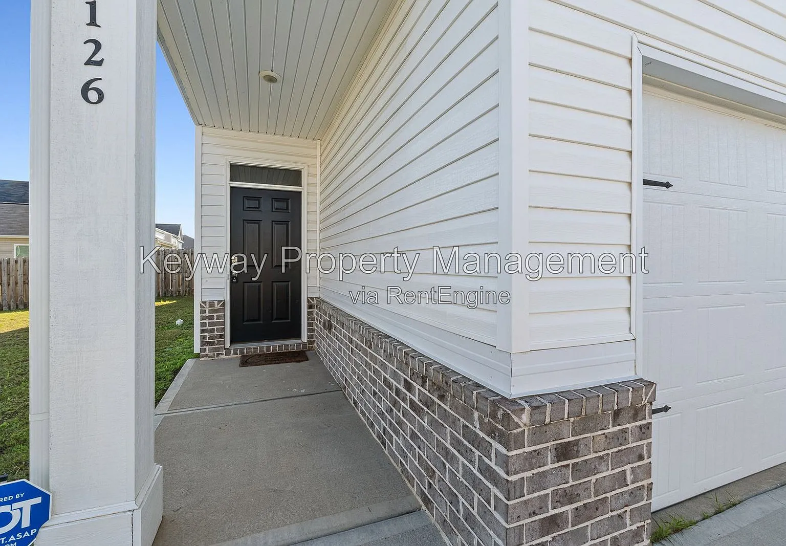 4 bed, 2.5 bath, 2046 sqft, $1,985 — Photo 2