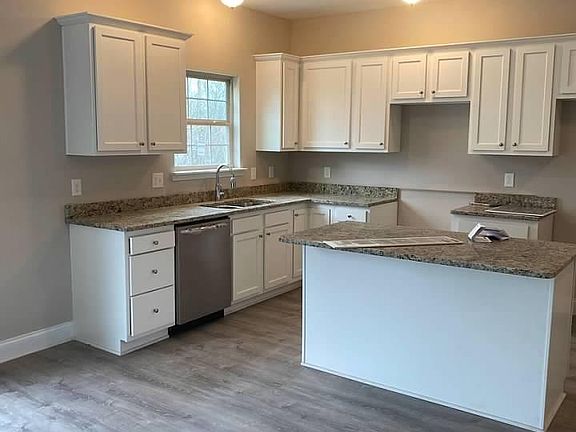 4th image of 281 White Oak Trce