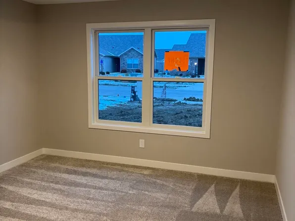 417 Crown Hill Dr, Huntington, IN 46750