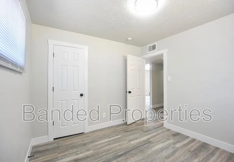 5155 S 4660 W — Photo 15