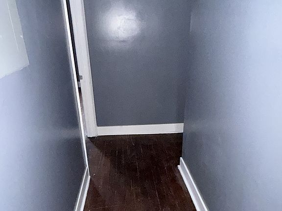 3rd image of 152 Hawthorne Ave APT 2