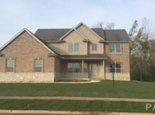 1800 Rustic Oak Dr, Washington, IL 61571