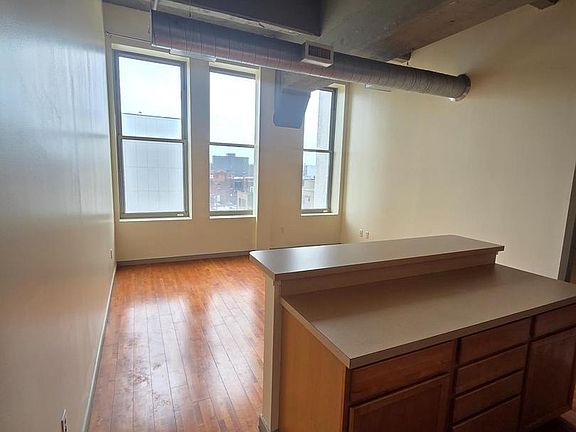 2nd image of 511 N Broad 19 St #507